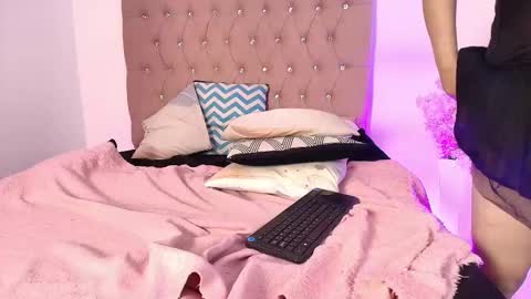 Snapshot of cat_wild chatting on September 23, 2025, 9:51 pm Marce online show from September 23, 2025, 9:51 pm