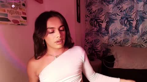 catalina online show from October 16, 2025, 10:22 pm