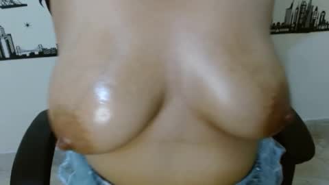 Snapshot of cata__gutierrez_ chatting on February 23, 2025, 12:30 am Cata online show from February 23, 2025, 12:30 am