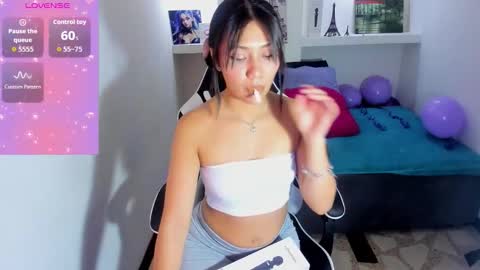 Snapshot of catalehia_milk chatting on October 1, 2025, 8:26 pm C A T A L E H I A online show from October 1, 2025, 8:26 pm