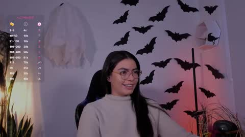 MACARENA online show from October 22, 2025, 8:30 pm