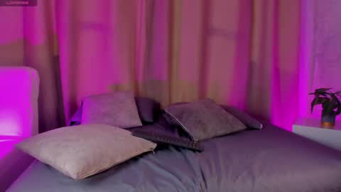 catalella_rouse online show from April 29, 2026, 8:37 pm