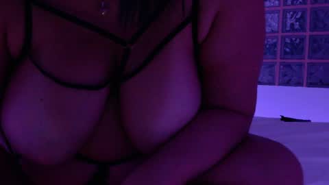 Luna Velvet online show from May 15, 2026, 11:23 pm