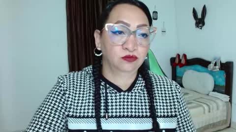 isabel online show from March 6, 2025, 10:20 am