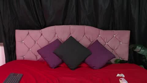 Snapshot of cataleya_divine chatting on September 18, 2025, 11:01 am Cata Prins  online show from September 18, 2025, 11:01 am