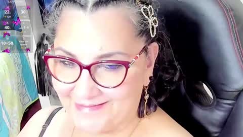 Snapshot of cataleya_mom_ chatting on October 1, 2025, 5:35 am cataleya online show from October 1, 2025, 5:35 am