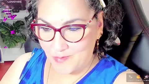 Snapshot of cataleya_mom_ chatting on October 31, 2025, 10:05 am cataleya online show from October 31, 2025, 10:05 am