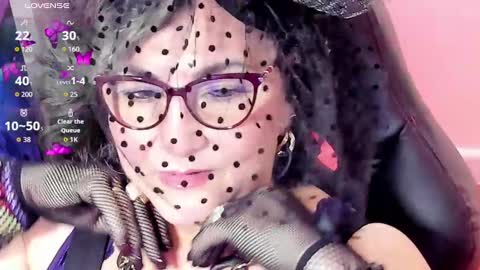 Snapshot of cataleya_mom_ chatting on November 1, 2025, 12:01 am cataleya online show from November 1, 2025, 12:01 am