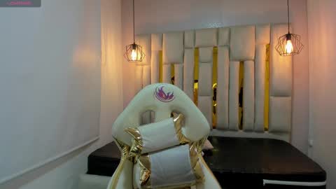 Snapshot of cataleya_sambrano chatting on October 21, 2025, 11:00 am Cataleya online show from October 21, 2025, 11:00 am
