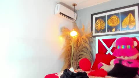 Snapshot of cataleyah_0726 chatting on February 15, 2025, 4:56 pm cata online show from February 15, 2025, 4:56 pm