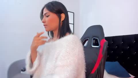 Cata y Roger online show from December 6, 2024, 4:06 pm