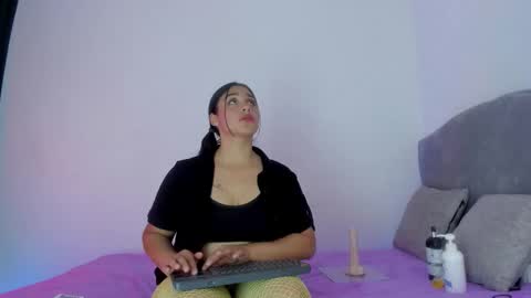 Catalina bustos online show from September 24, 2025, 4:05 am