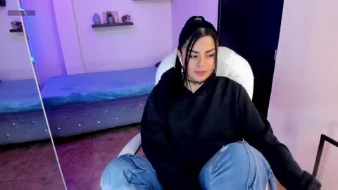 Catalina online show from December 4, 2024, 11:57 pm