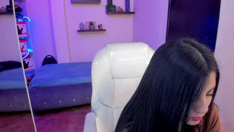 Catalina online show from December 14, 2024, 8:40 pm