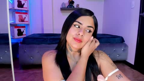 Catalina online show from March 1, 2025, 10:42 pm