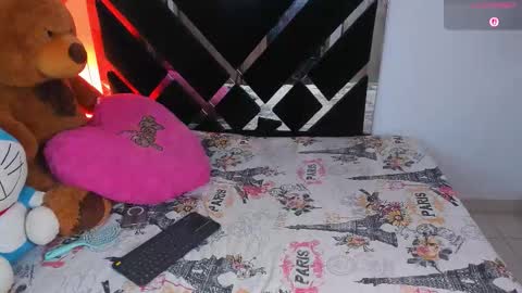 Snapshot of catalina_smith__ chatting on November 20, 2025, 9:03 pm Catalina online show from November 20, 2025, 9:03 pm