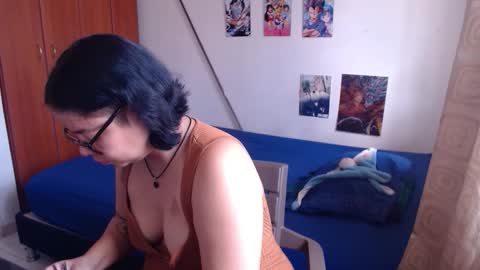 catalinaa_lovee online show from September 8, 2025, 5:23 pm