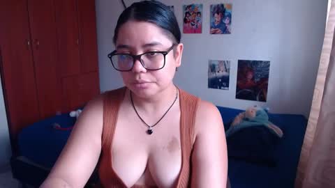 catalinaa_lovee online show from September 9, 2025, 5:01 pm
