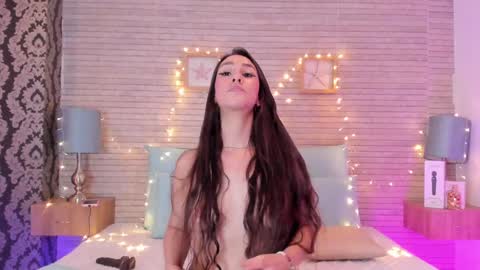 Snapshot of catalinnathompson chatting on December 23, 2024, 6:27 pm CatalinnaThompson online show from December 23, 2024, 6:27 pm