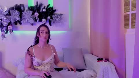 CatalinnaThompson online show from December 5, 2025, 12:03 pm