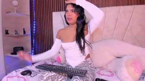 catalleya_f online show from June 21, 2026, 8:00 pm