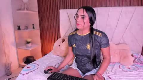 Snapshot of catalleya_f chatting on July 3, 2026, 8:37 pm catalleya_f online show from July 3, 2026, 8:37 pm