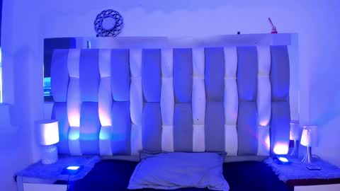 Cat  online show from December 2, 2024, 3:47 pm