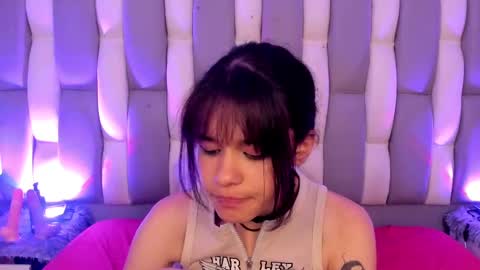 Cat  online show from December 6, 2024, 6:06 pm