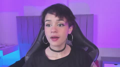 Cat  online show from January 17, 2025, 8:22 pm