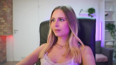 catecrago  online show from February 4, 2026, 2:01 pm