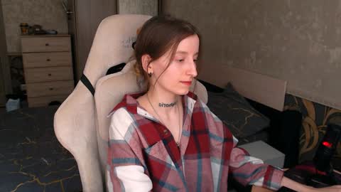 Snapshot of cath_dysphoria_ chatting on April 4, 2026, 7:06 am CATH online show from April 4, 2026, 7:06 am