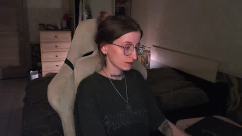 Snapshot of cath_dysphoria_ chatting on April 7, 2026, 9:15 pm CATH online show from April 7, 2026, 9:15 pm