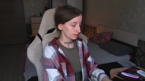 Snapshot of cath_dysphoria_ chatting on May 1, 2026, 11:04 am CATH online show from May 1, 2026, 11:04 am