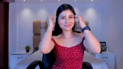 Catalina Santana online show from September 17, 2025, 6:42 pm