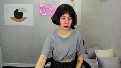 catherine_allens online show from December 19, 2024, 8:23 am