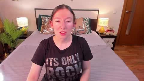 Catrin online show from May 6, 2026, 5:03 am