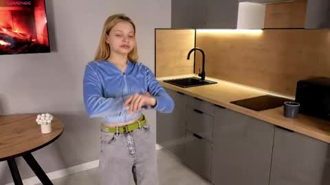 Katiee online show from April 30, 2026, 8:09 am