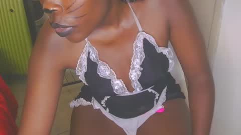 catrine online show from October 18, 2025, 8:37 am