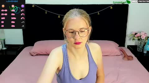 CatmintLush online show from April 30, 2026, 11:42 pm