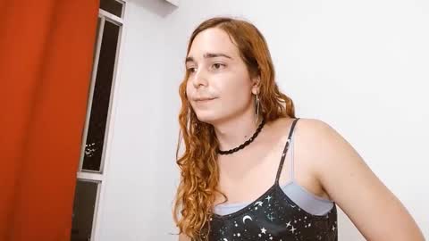 Catalina Restrepo online show from September 19, 2025, 2:13 am