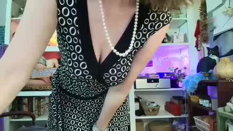 some call me djcatnips some call me CC but i love it when you call me miss catnips  online show from September 8, 2025, 6:29 pm