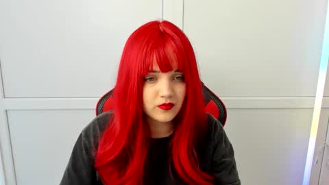 Snapshot of catrine_cute chatting on April 4, 2026, 7:06 am Catrine online show from April 4, 2026, 7:06 am