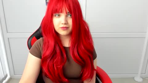 Snapshot of catrine_cute chatting on April 18, 2026, 6:39 am Catrine online show from April 18, 2026, 6:39 am