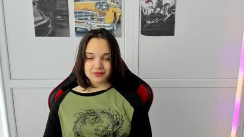 Snapshot of catrine_cute chatting on April 23, 2026, 6:47 am Catrine online show from April 23, 2026, 6:47 am