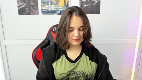 Snapshot of catrine_cute chatting on April 24, 2026, 6:49 am Catrine online show from April 24, 2026, 6:49 am