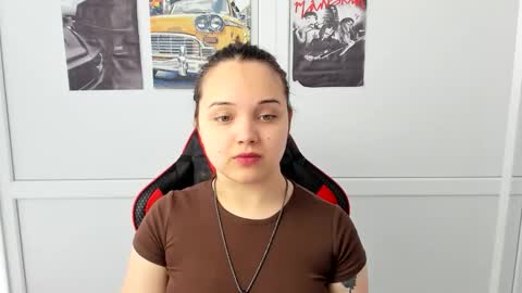 Snapshot of catrine_cute chatting on April 25, 2026, 7:11 am Catrine online show from April 25, 2026, 7:11 am