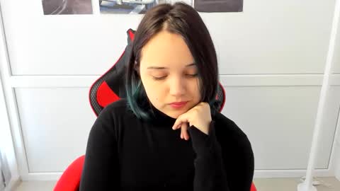 Snapshot of catrine_cute chatting on April 28, 2026, 6:18 am Catrine online show from April 28, 2026, 6:18 am