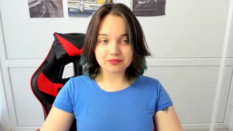 Snapshot of catrine_cute chatting on May 7, 2026, 6:41 am Catrine online show from May 7, 2026, 6:41 am