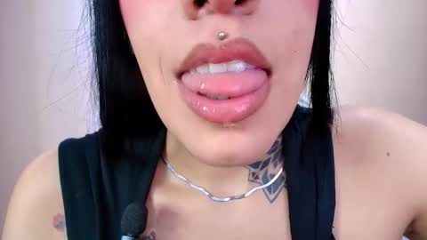 Cattleya online show from February 2, 2026, 1:37 am