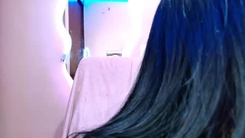 Cattleya online show from May 8, 2026, 3:56 am